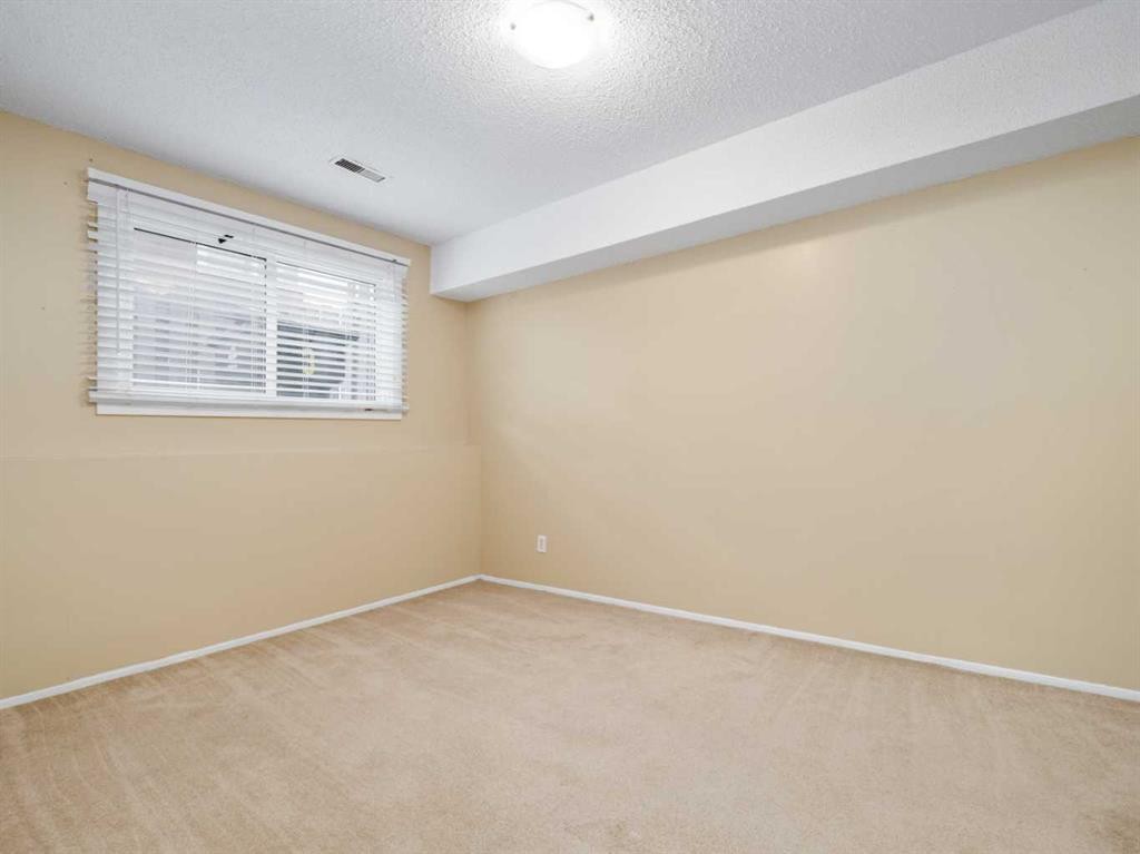 3-269 Laval Boulevard West, Lethbridge, AB - Indoor Photo Showing Other Room