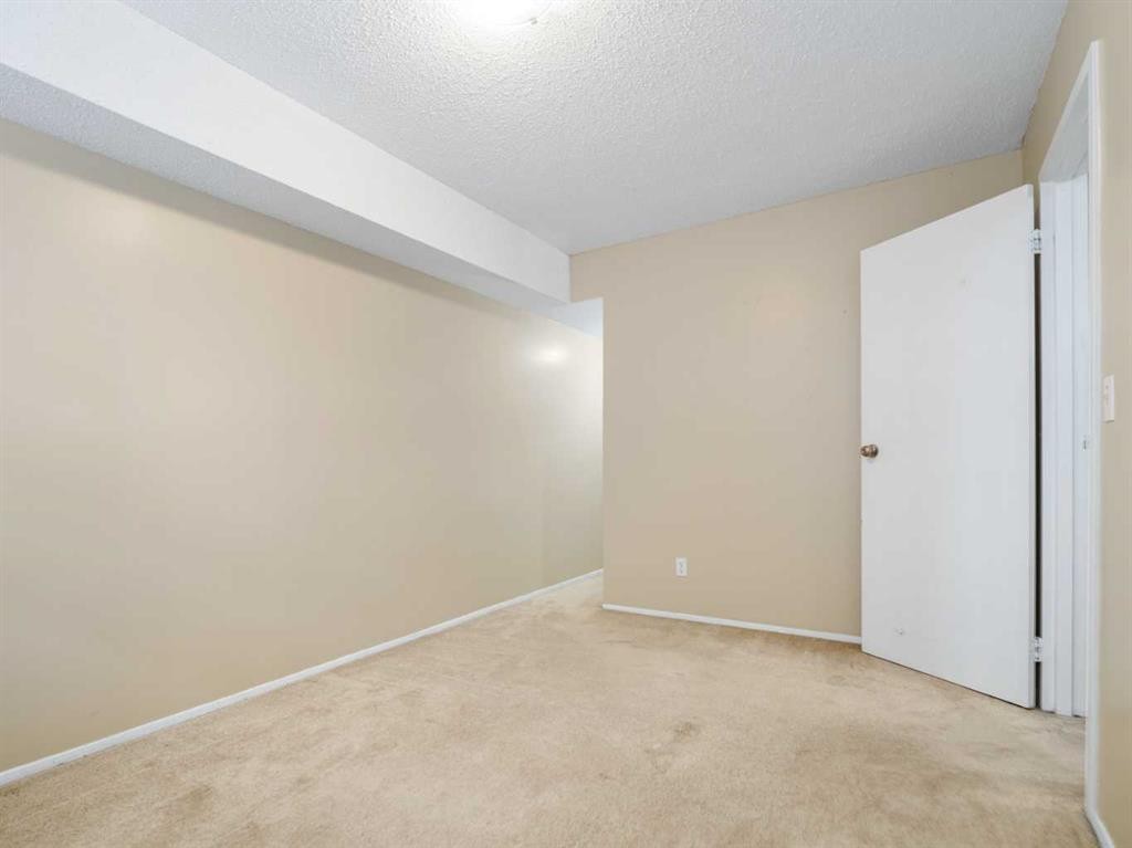 3-269 Laval Boulevard West, Lethbridge, AB - Indoor Photo Showing Other Room