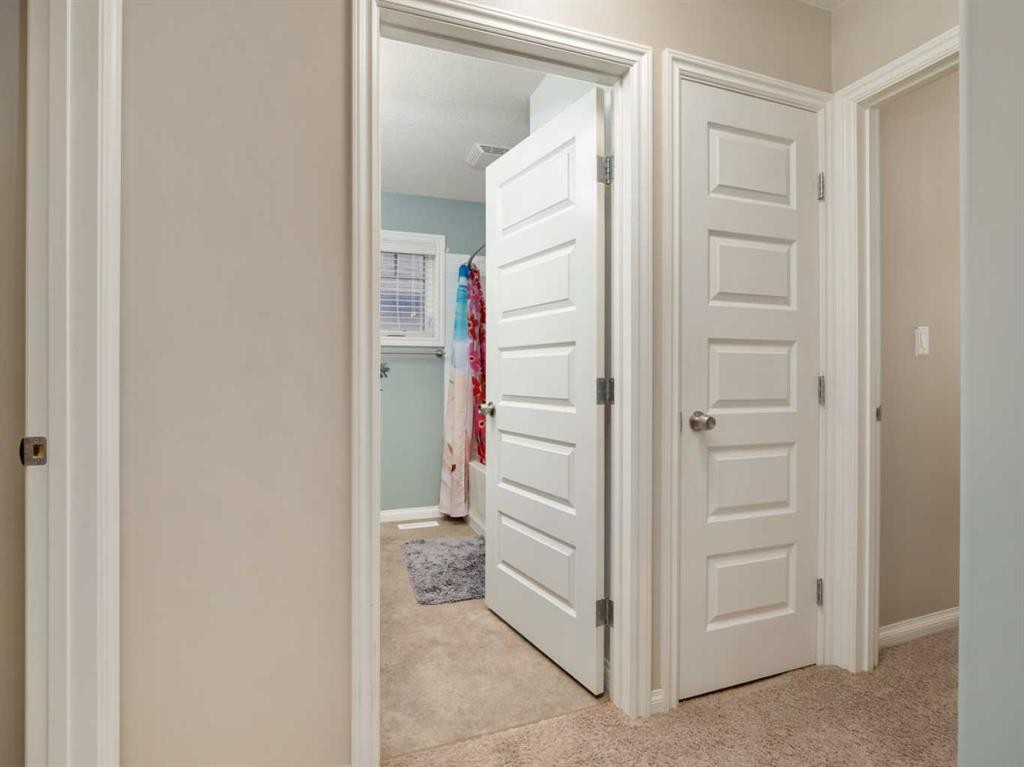 5207 58 Ave, Taber, AB - Indoor Photo Showing Other Room