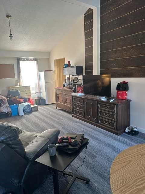 925 West Avenue, Pincher Creek, AB