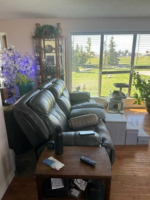 925 West Avenue, Pincher Creek, AB