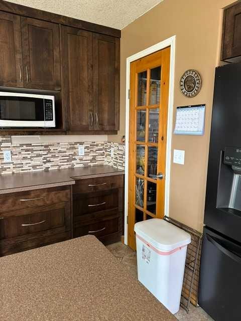 925 West Avenue, Pincher Creek, AB