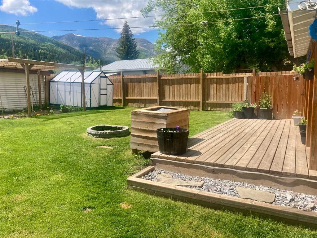 717 227 Street, Hillcrest, AB