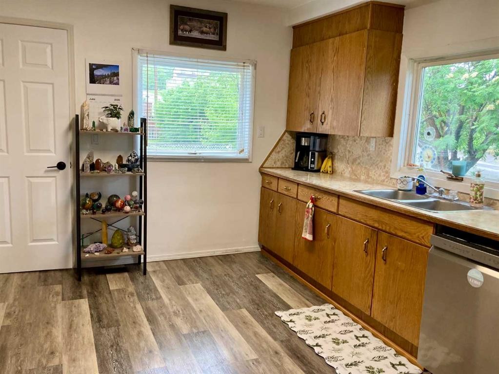 717 227 Street, Hillcrest, AB