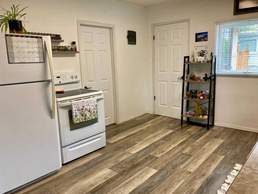 717 227 Street, Hillcrest, AB