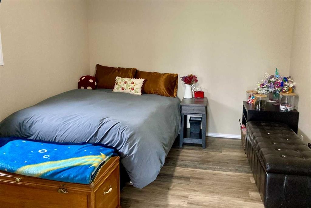 717 227 Street, Hillcrest, AB