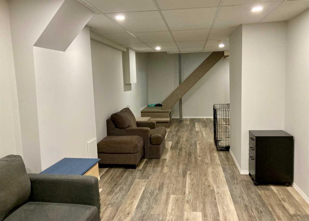 717 227 Street, Hillcrest, AB