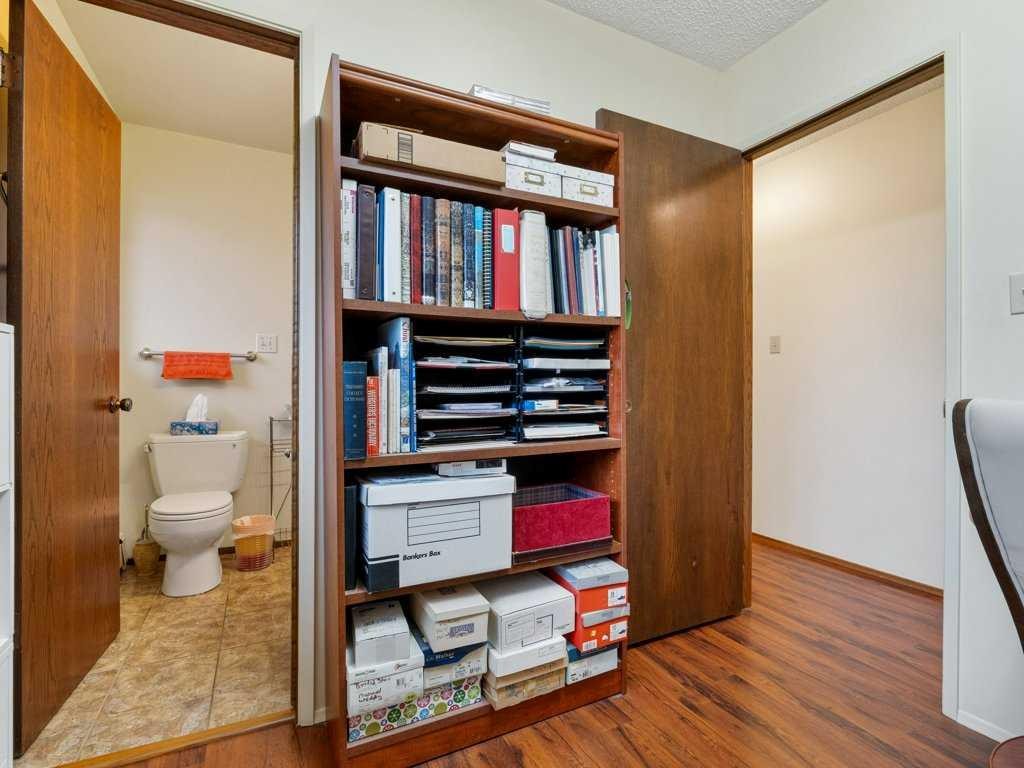 2201 21 Avenue, Coaldale, AB - Indoor
