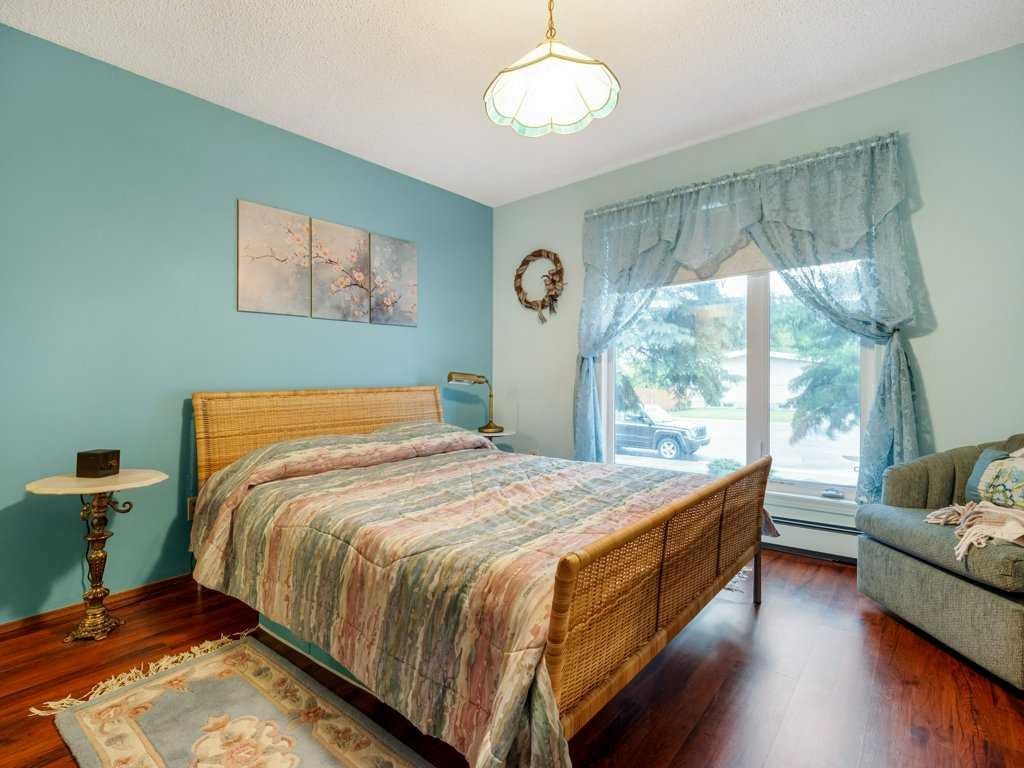2201 21 Avenue, Coaldale, AB - Indoor Photo Showing Bedroom