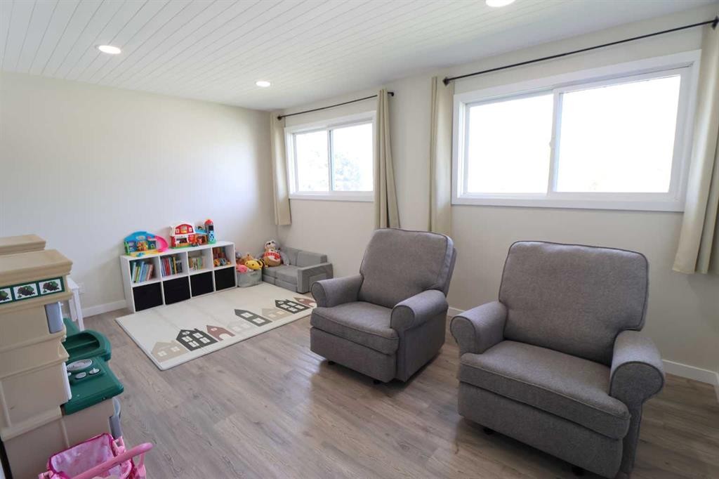 3918 52 St, Taber, AB - Indoor