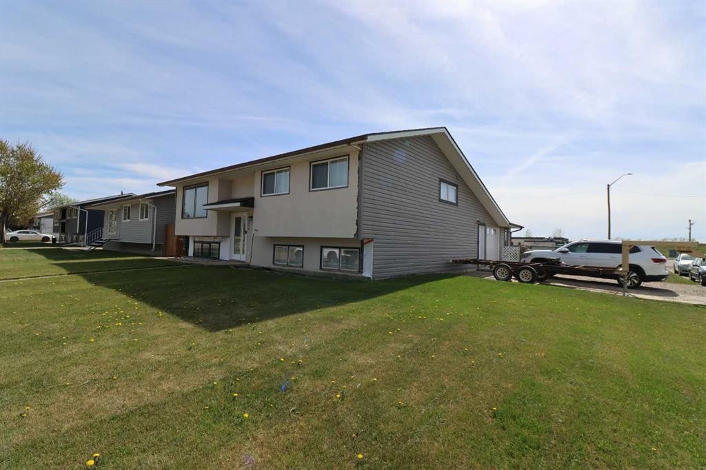 3918 52 St, Taber, AB - Outdoor