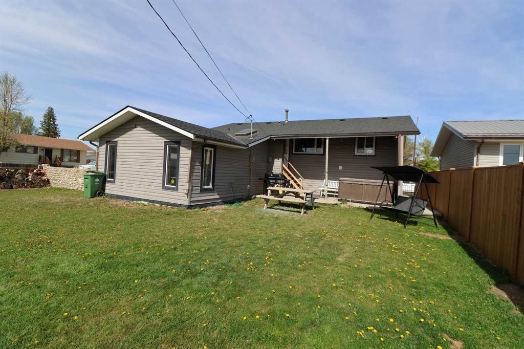 3918 52 St, Taber, AB - Outdoor