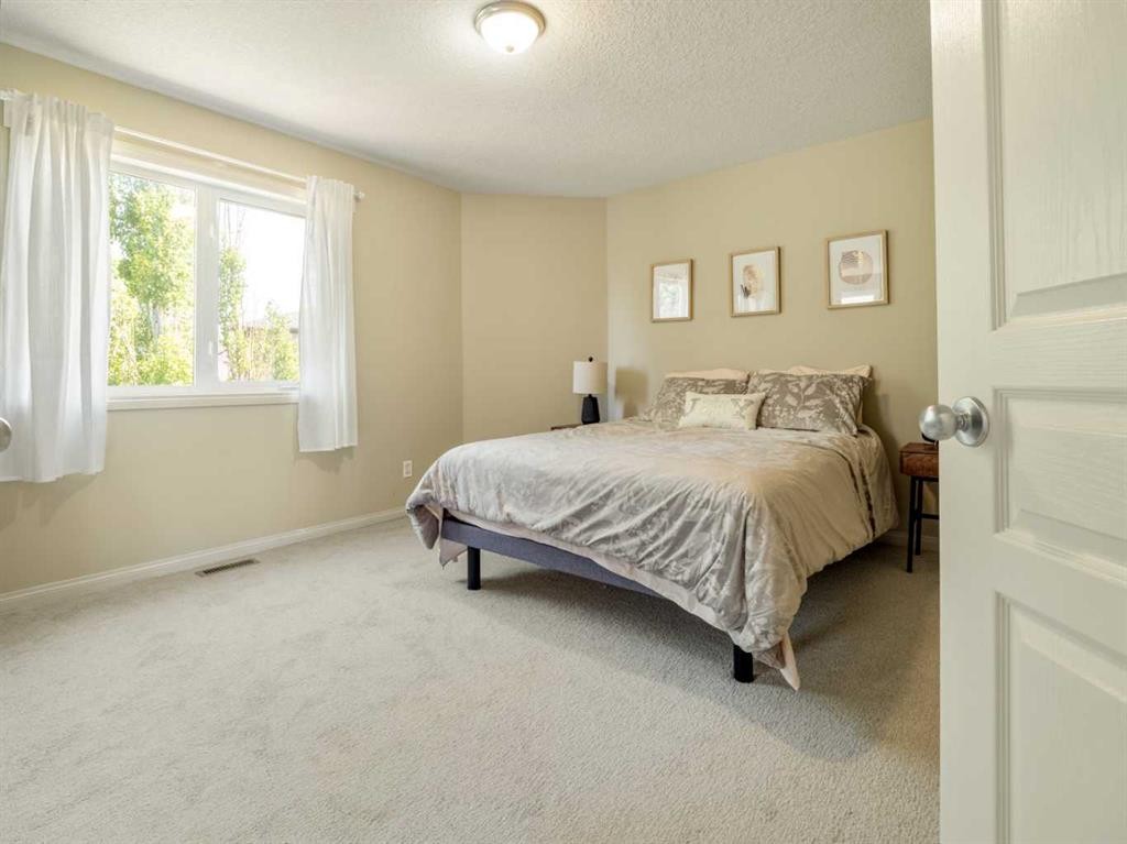 111 Fairmont Road South, Lethbridge, AB
