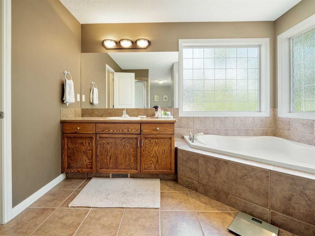 111 Fairmont Road South, Lethbridge, AB