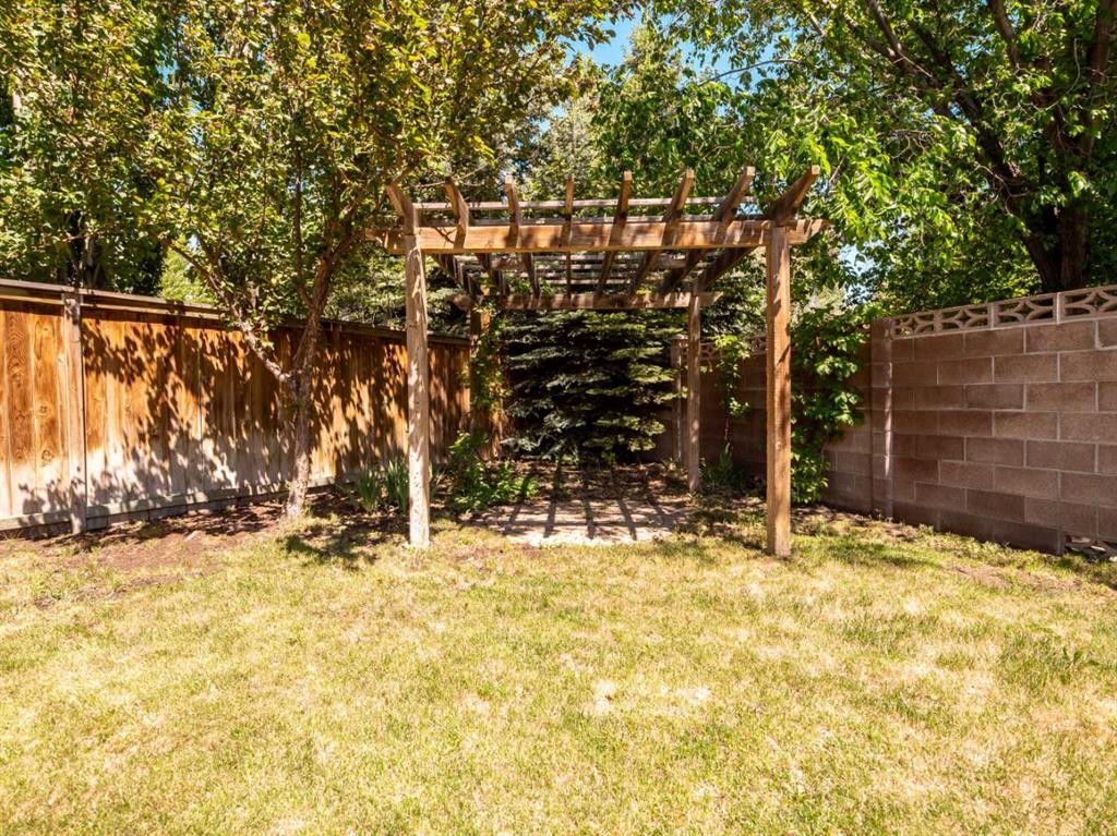 111 Fairmont Road South, Lethbridge, AB
