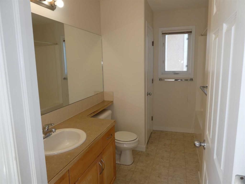 243 Fairmont Boulevard South, Lethbridge, AB