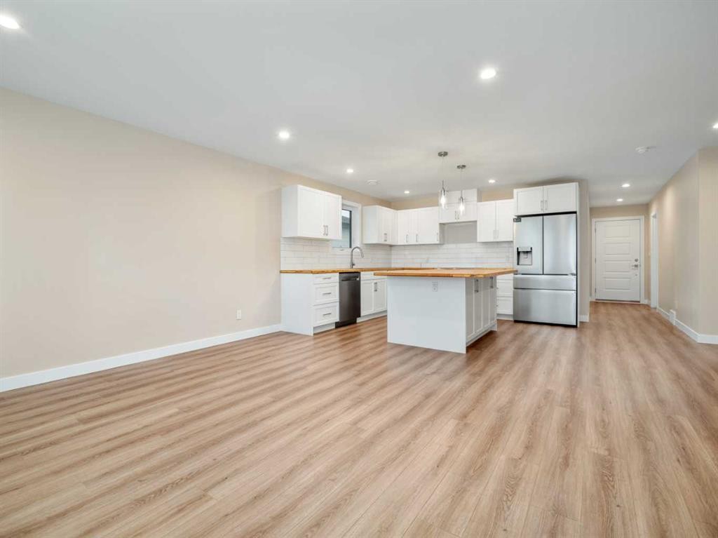 4818 72 Avenue, Taber, AB - Indoor Photo Showing Kitchen