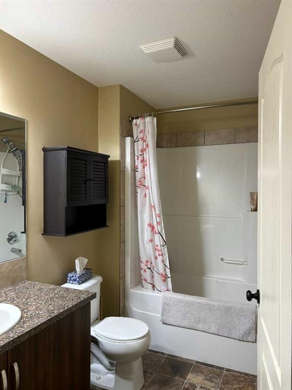 5026 41 Street, Taber, AB