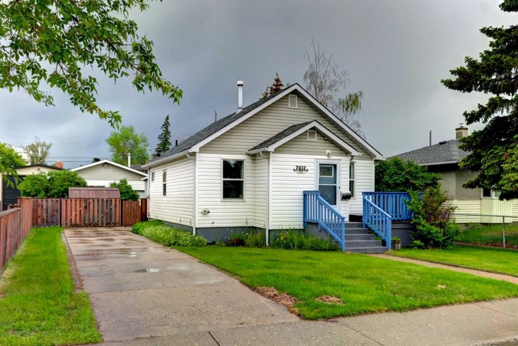 7412 22 Street Se, Calgary, AB - Outdoor