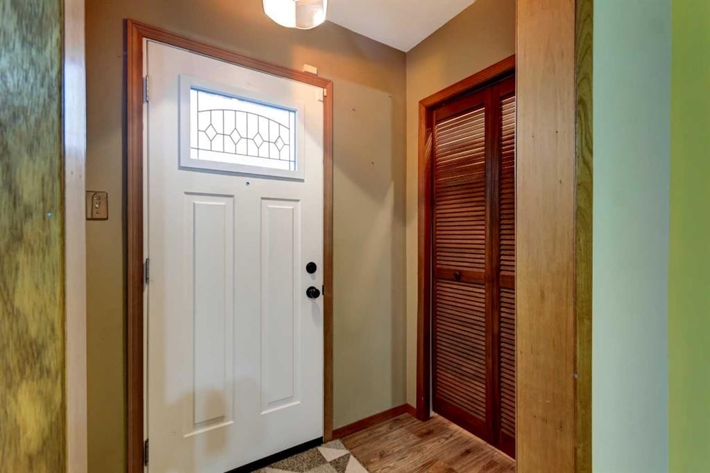 7412 22 Street Se, Calgary, AB - Indoor Photo Showing Other Room