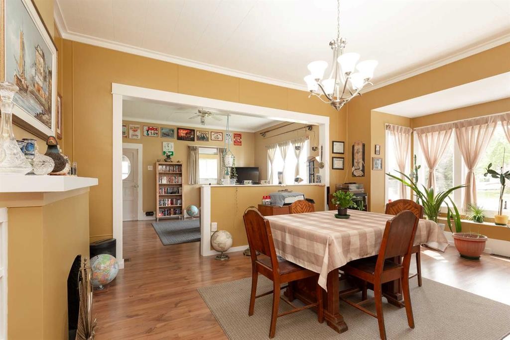 606 5 Street, Warner, AB - Indoor Photo Showing Dining Room