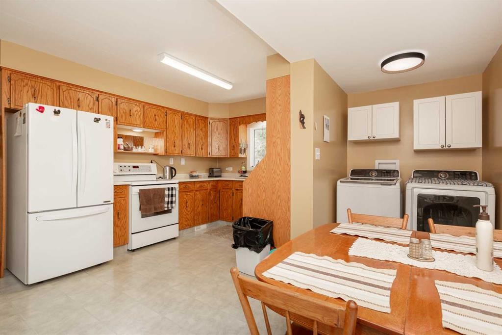 606 5 Street, Warner, AB - Indoor Photo Showing Kitchen