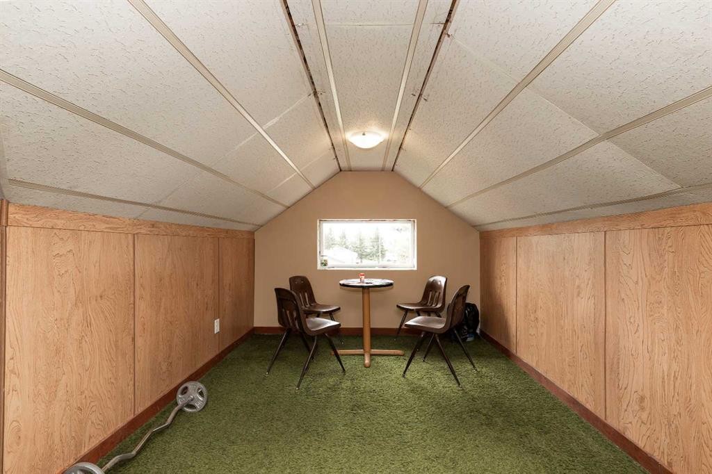 606 5 Street, Warner, AB - Indoor