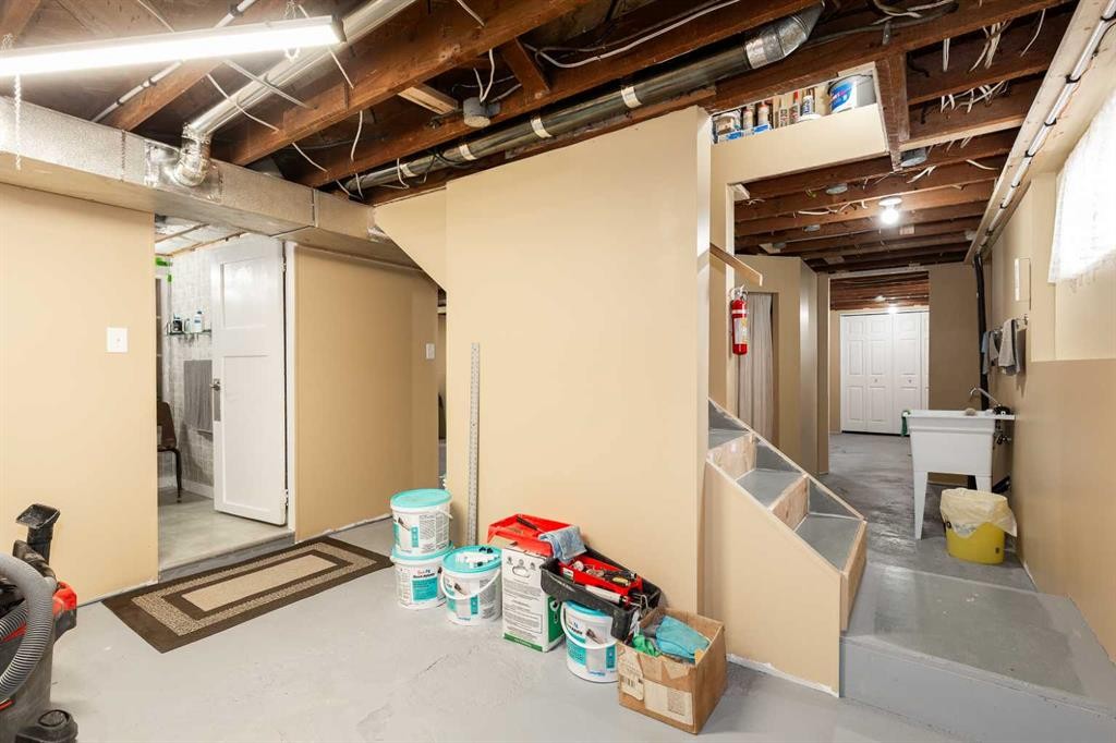 606 5 Street, Warner, AB - Indoor Photo Showing Basement
