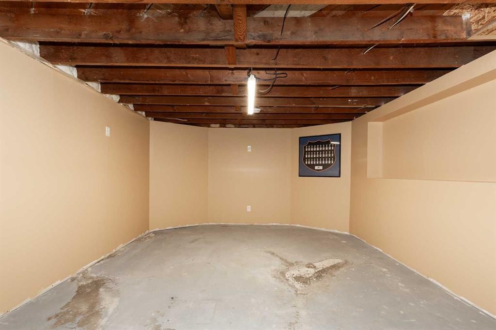 606 5 Street, Warner, AB - Indoor Photo Showing Basement