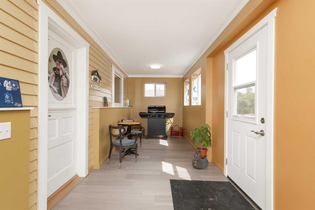 606 5 Street, Warner, AB - Indoor Photo Showing Other Room