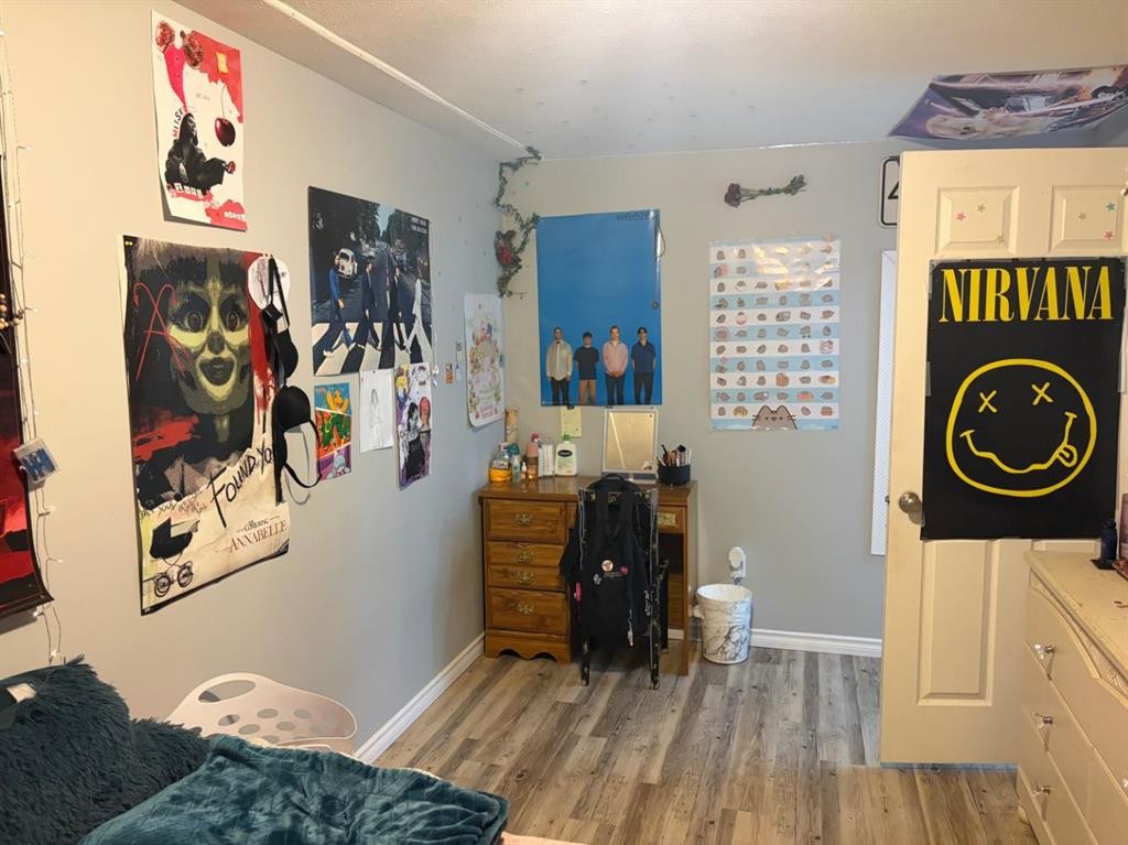 422 3Rd Ave, Stirling, AB - Indoor Photo Showing Other Room