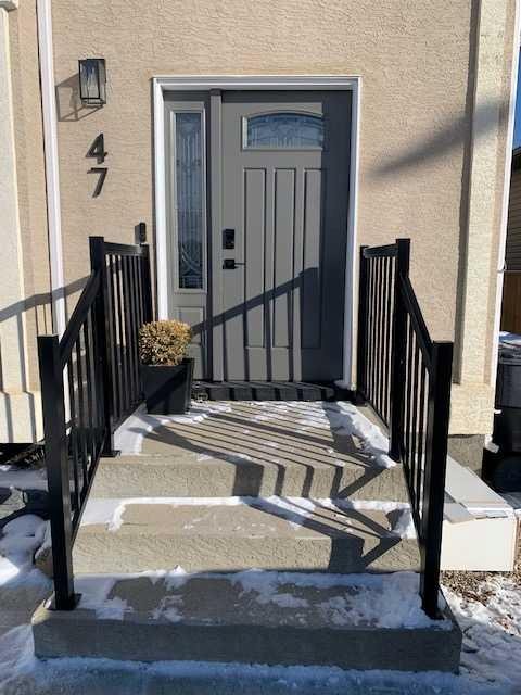 47 Blackfoot Road West, Lethbridge, AB