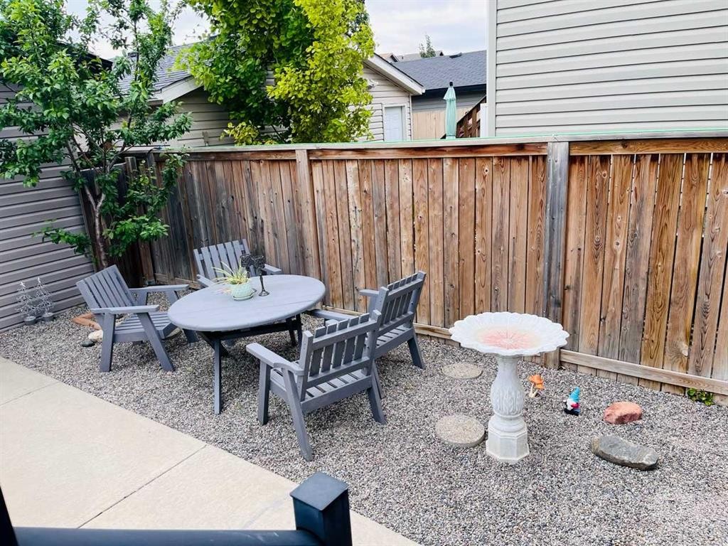 146 Silkstone Road West, Lethbridge, AB - Outdoor With Exterior