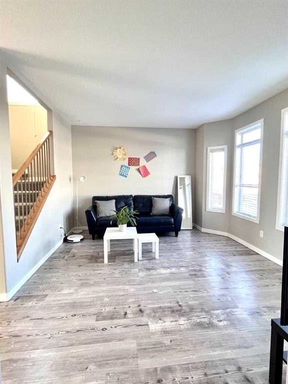 146 Silkstone Road West, Lethbridge, AB - Indoor