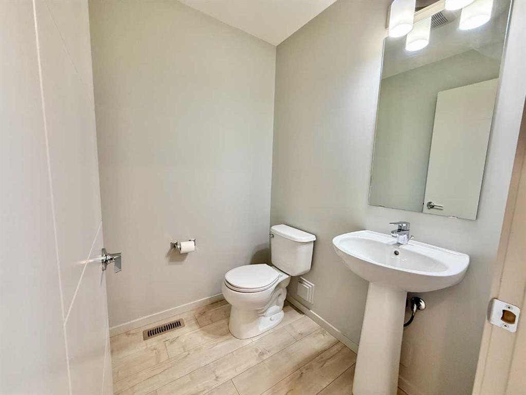 2-482 Highlands Boulevard West, Lethbridge, AB