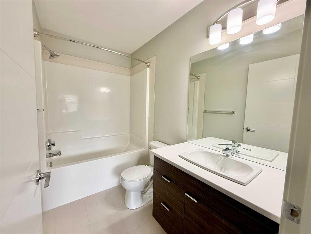 2-482 Highlands Boulevard West, Lethbridge, AB