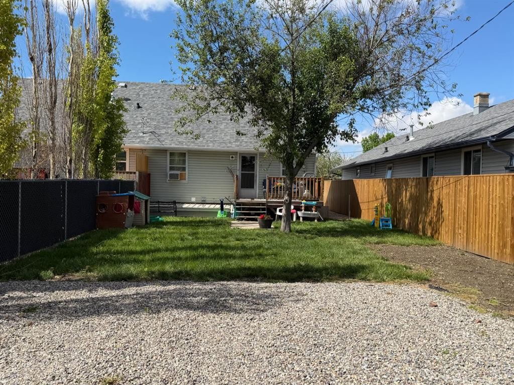 526 51 Avenue, Coalhurst, AB