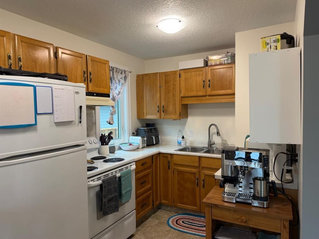 526 51 Avenue, Coalhurst, AB