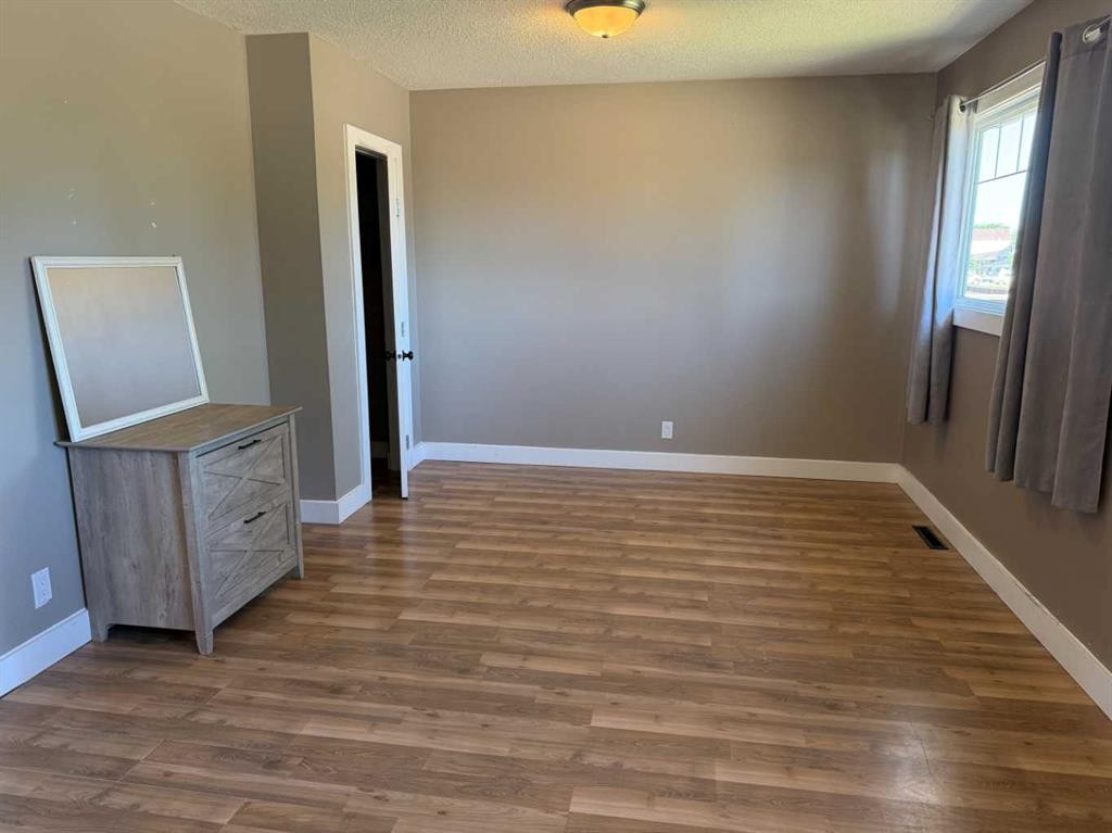 127 2 Avenue North, Vauxhall, AB