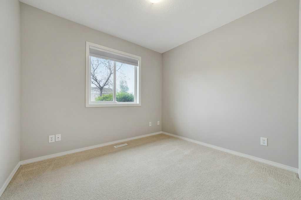 3-105 Silkstone Road West, Lethbridge, AB
