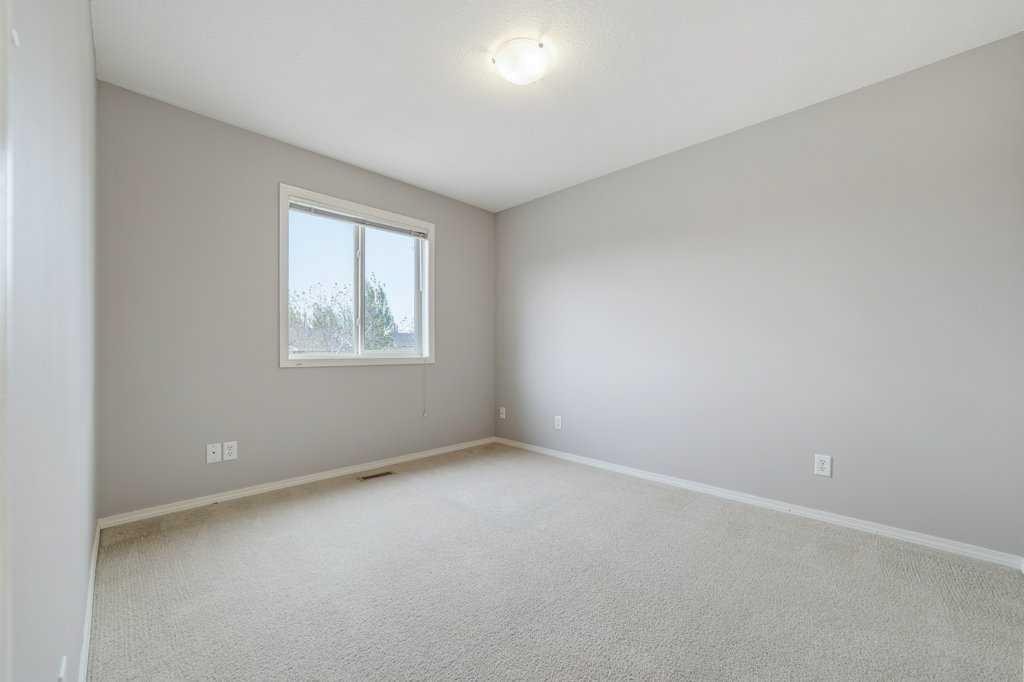 3-105 Silkstone Road West, Lethbridge, AB