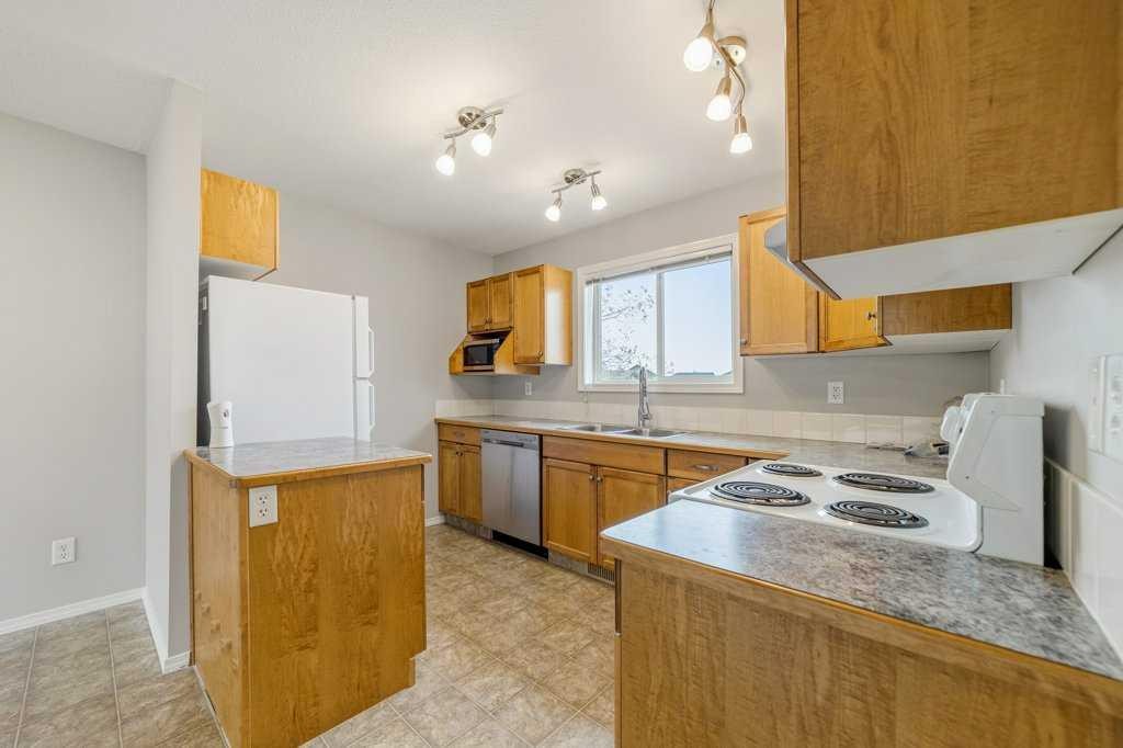 3-105 Silkstone Road West, Lethbridge, AB