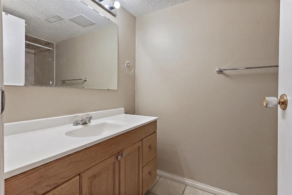 35-5 Acadia Road West, Lethbridge, AB