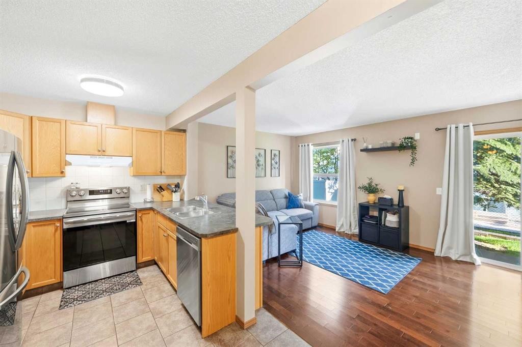 96 Eversyde Court Sw, Calgary, AB