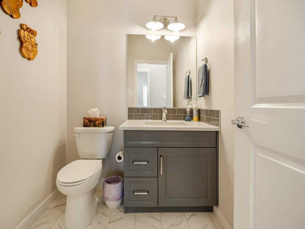 1-322 Northlander Bend West, Lethbridge, AB - Indoor Photo Showing Bathroom