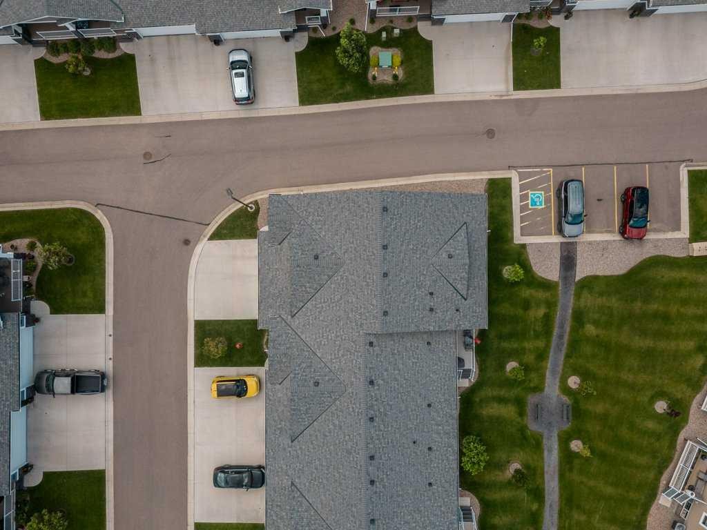 1-322 Northlander Bend West, Lethbridge, AB - Outdoor