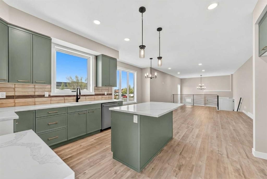 74 Riverpark Boulevard West, Lethbridge, AB - Indoor Photo Showing Kitchen With Upgraded Kitchen