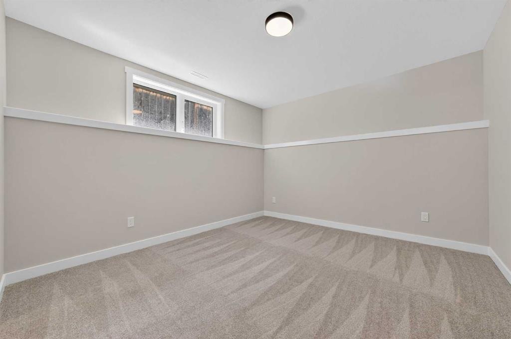 74 Riverpark Boulevard West, Lethbridge, AB - Indoor Photo Showing Other Room
