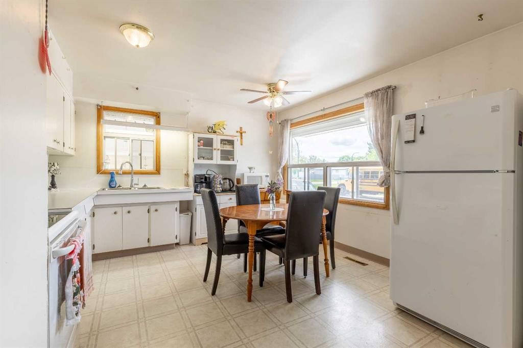 2305 7 Avenue North, Lethbridge, AB
