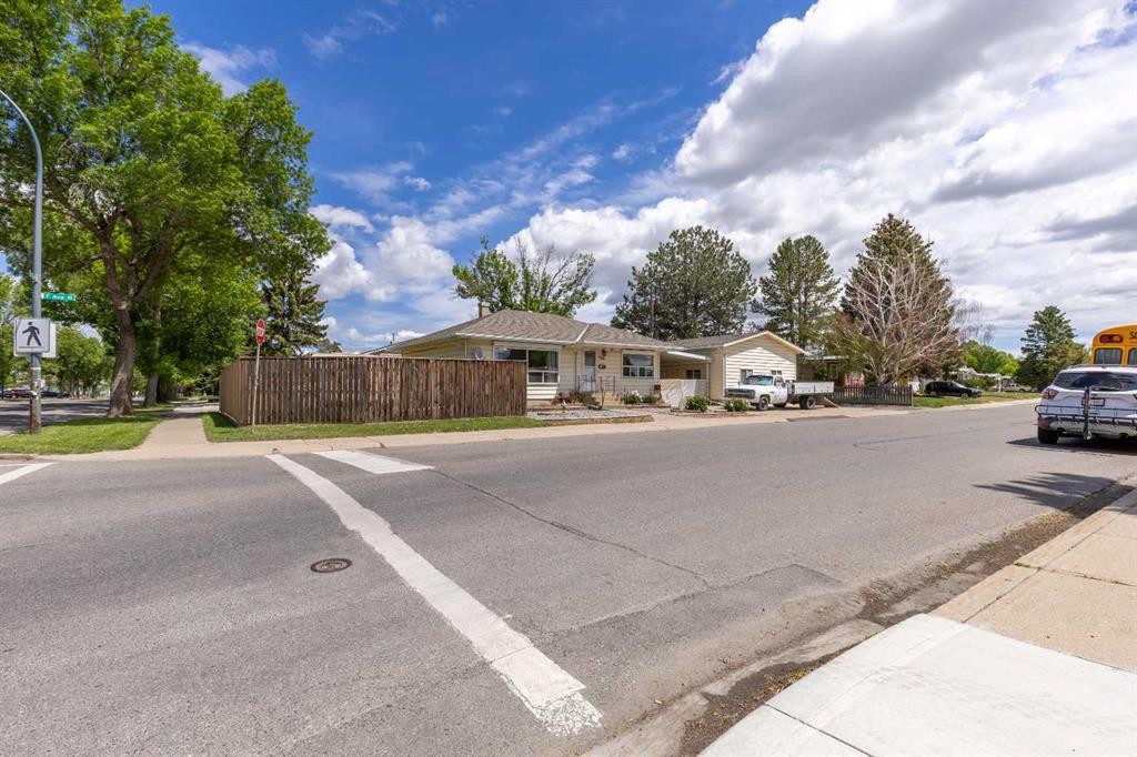 2305 7 Avenue North, Lethbridge, AB